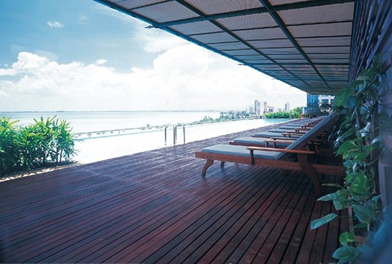 Отель The Millen Penang, Autograph Collection Джорджтаун Экстерьер фото The pool deck at the 1018
