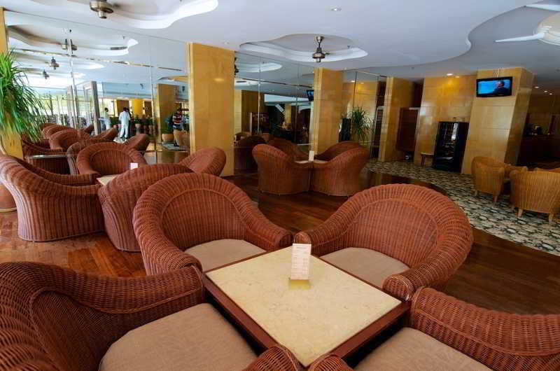 Отель The Millen Penang, Autograph Collection Джорджтаун Экстерьер фото The lobby of the hotel